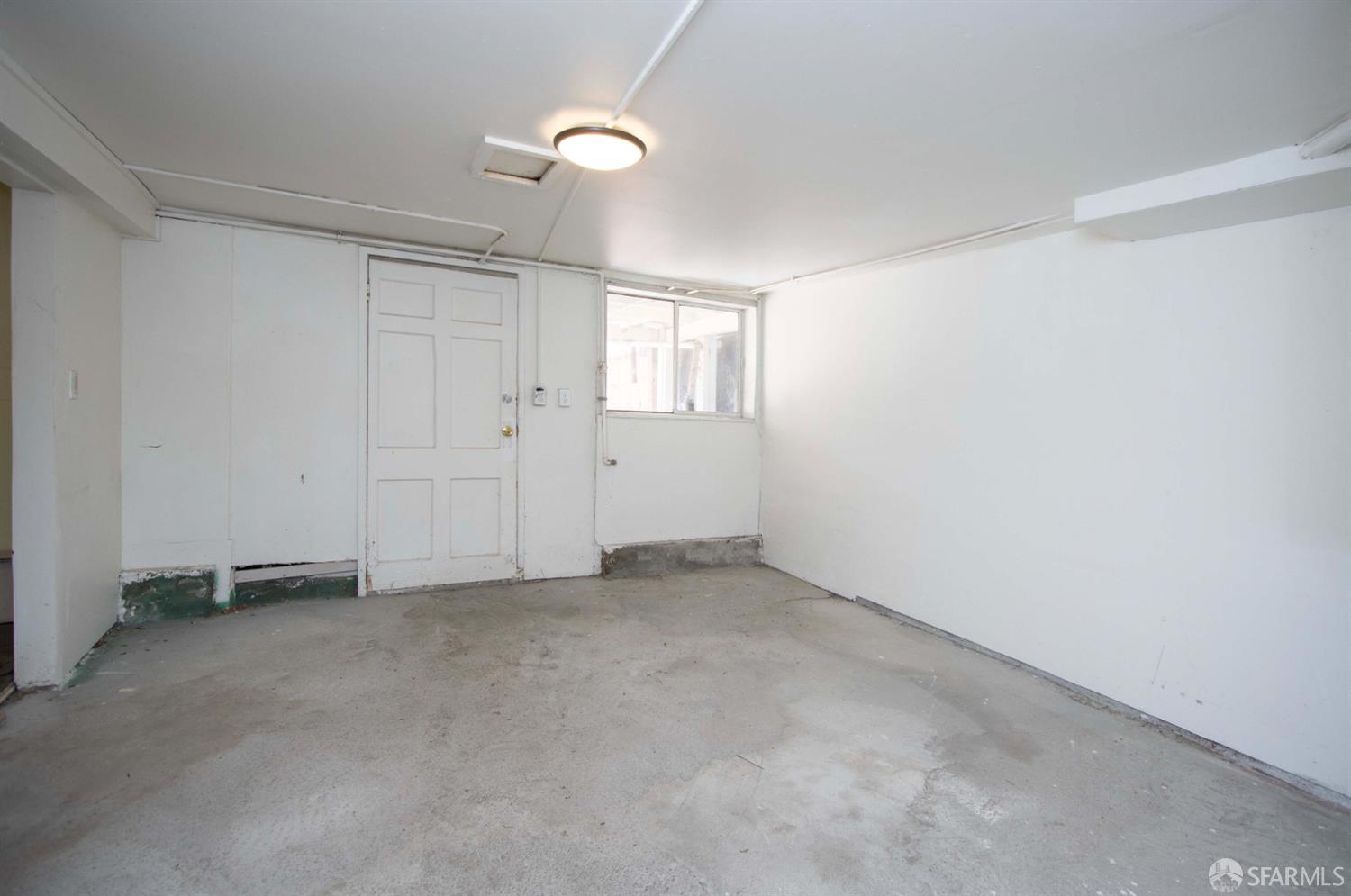 Detail Gallery Image 31 of 35 For 2567 Bryant St, San Francisco,  CA 94110 - 5 Beds | 2 Baths