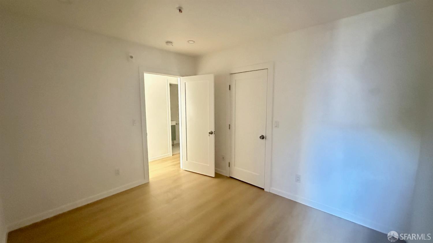 Detail Gallery Image 12 of 30 For 1553 Leavenworth St, San Francisco,  CA 94109 - 3 Beds | 2 Baths