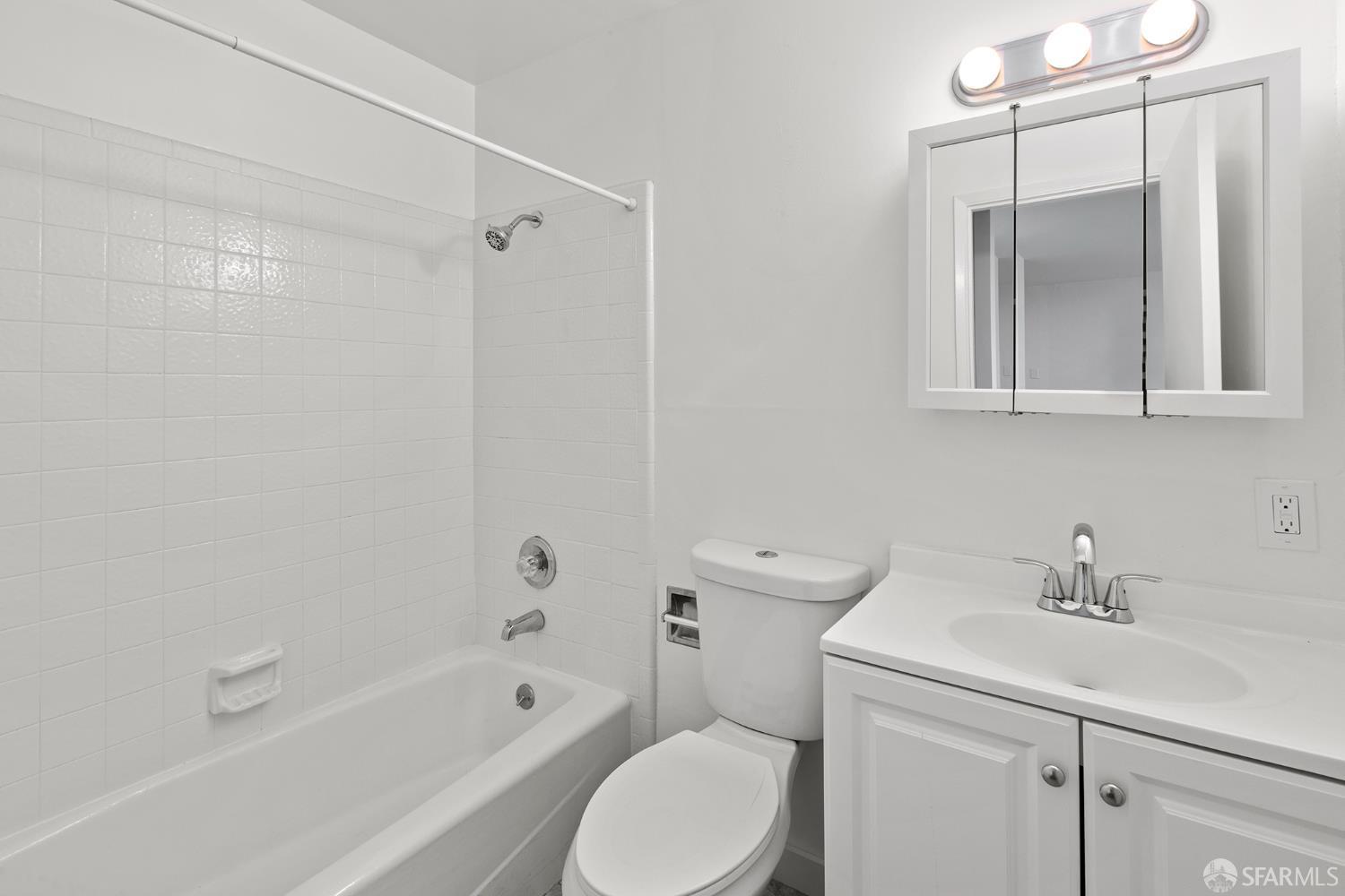 Detail Gallery Image 5 of 41 For 3770 24th St, San Francisco,  CA 94114 - – Beds | – Baths