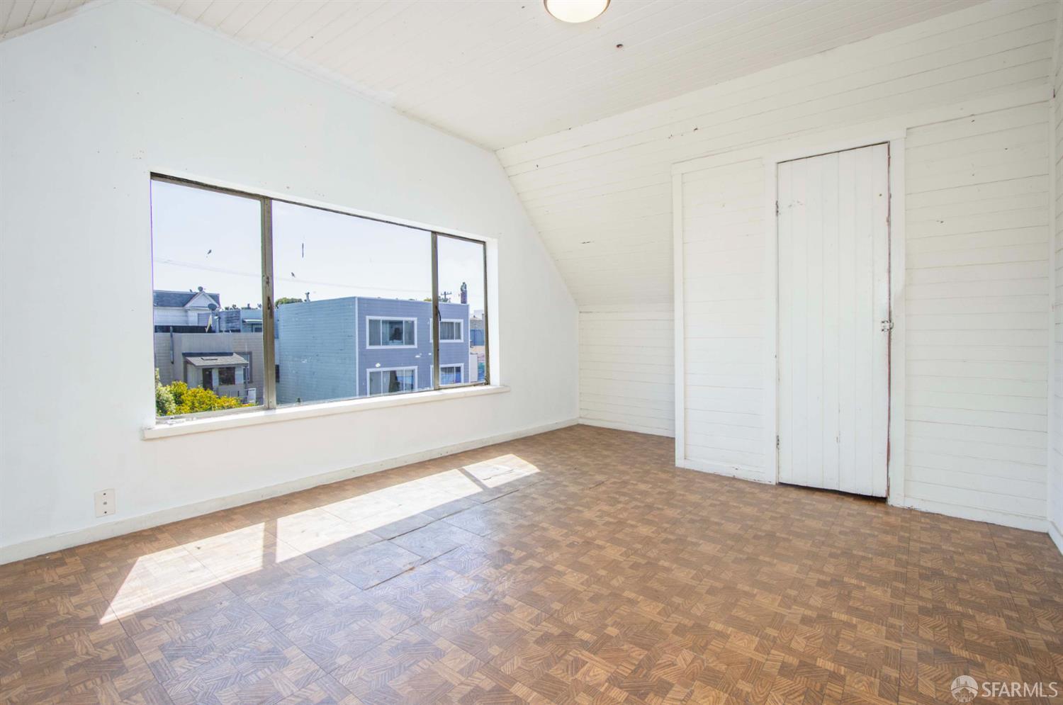 Detail Gallery Image 22 of 35 For 2567 Bryant St, San Francisco,  CA 94110 - 5 Beds | 2 Baths