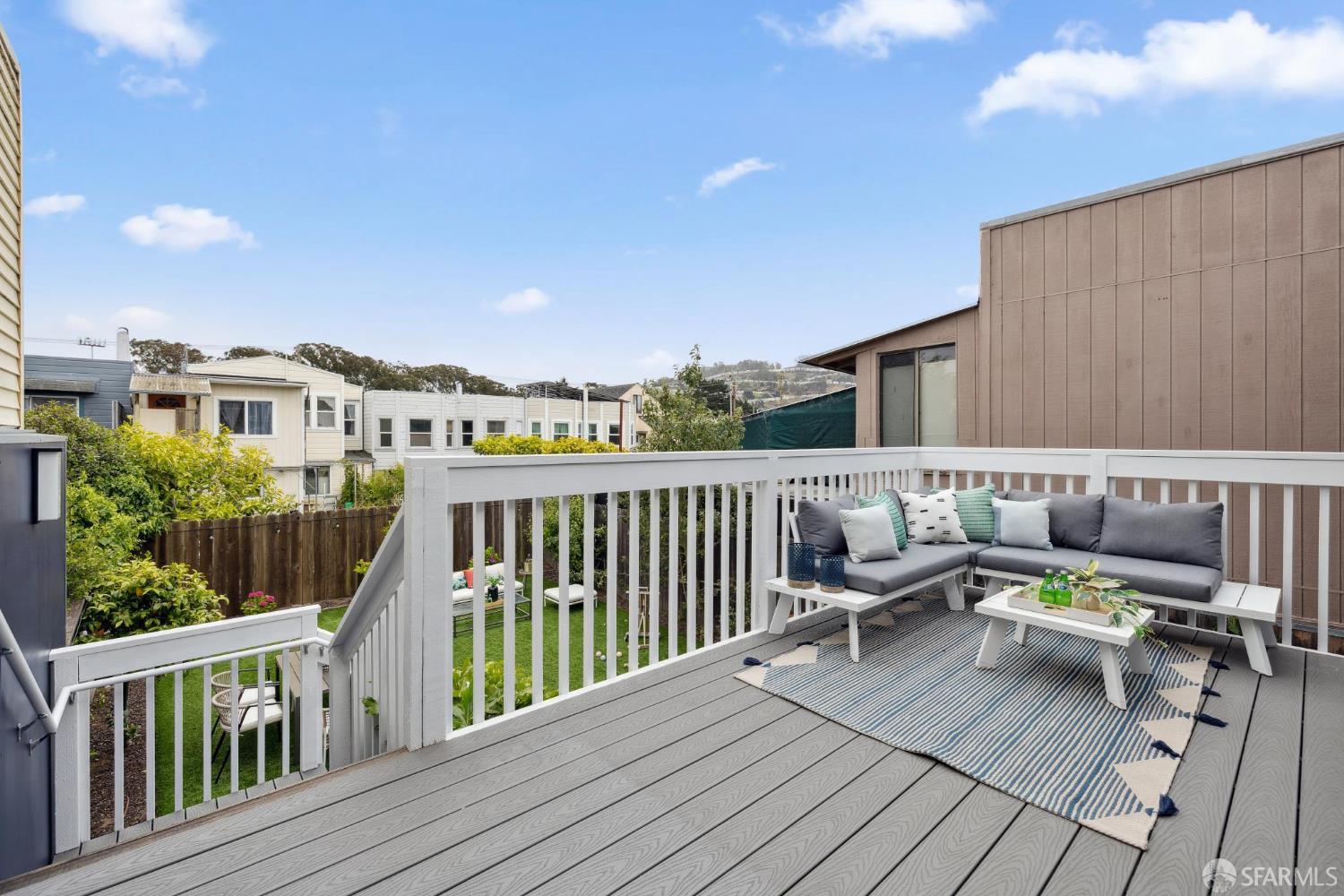 Detail Gallery Image 23 of 76 For 807 Vienna St, San Francisco,  CA 94112 - 3 Beds | 3 Baths