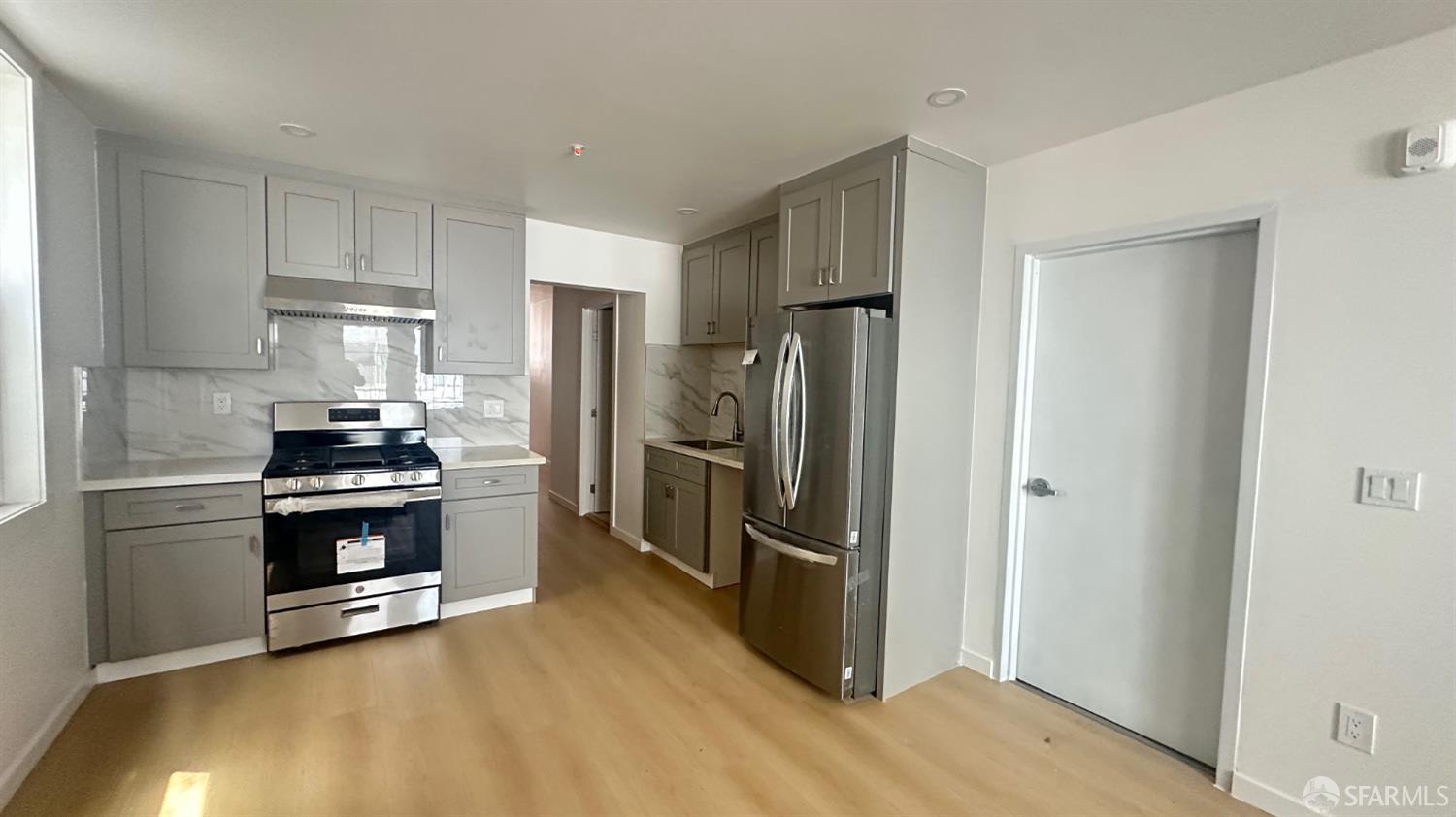 Detail Gallery Image 19 of 30 For 1553 Leavenworth St, San Francisco,  CA 94109 - 3 Beds | 2 Baths