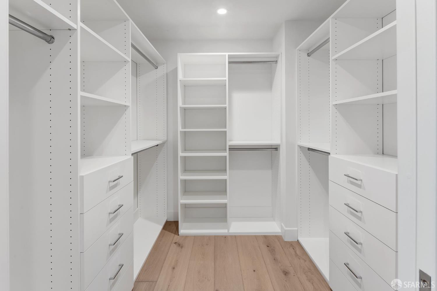 Detail Gallery Image 8 of 11 For 425 First St #23,  Los Altos,  CA 94022 - 1 Beds | 1/1 Baths