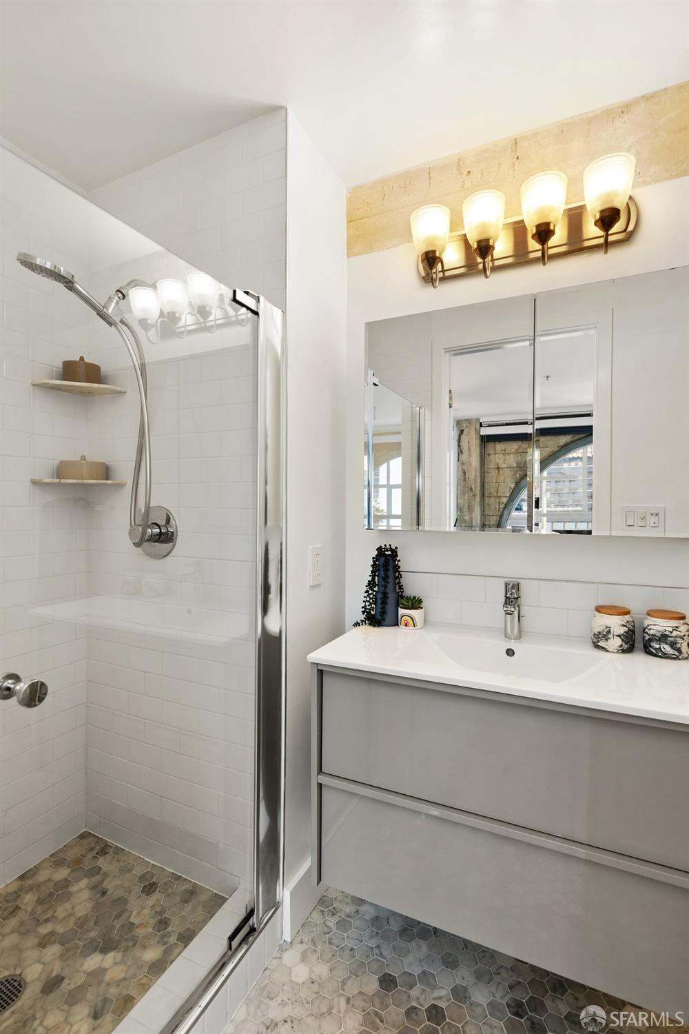Detail Gallery Image 8 of 25 For 1 Rausch St a,  San Francisco,  CA 94103 - 1 Beds | 2 Baths