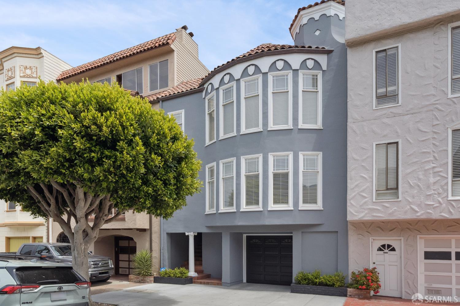 3344 Broderick Street