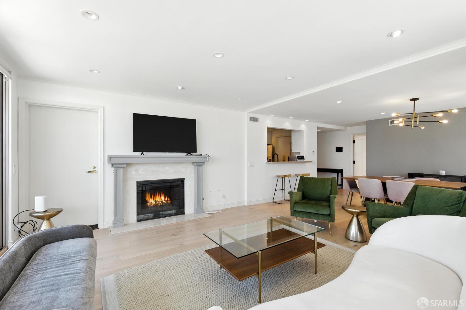 Detail Gallery Image 11 of 53 For 1220 Jones St #401,  San Francisco,  CA 94109 - 2 Beds | 2 Baths