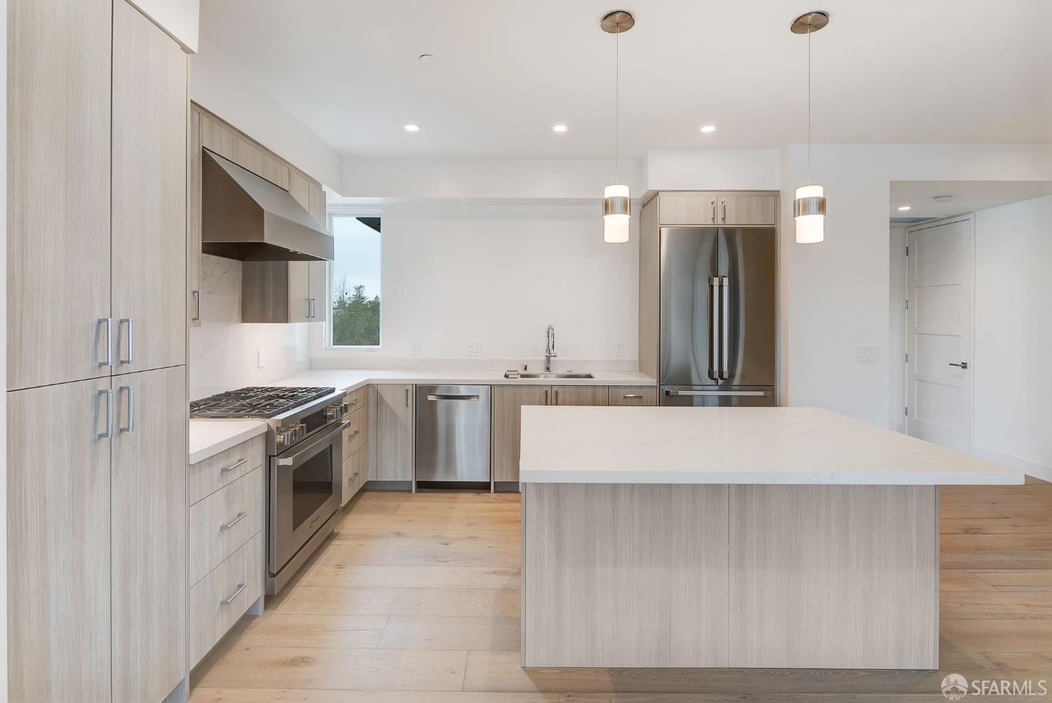Detail Gallery Image 4 of 11 For 425 First St #23,  Los Altos,  CA 94022 - 1 Beds | 1/1 Baths