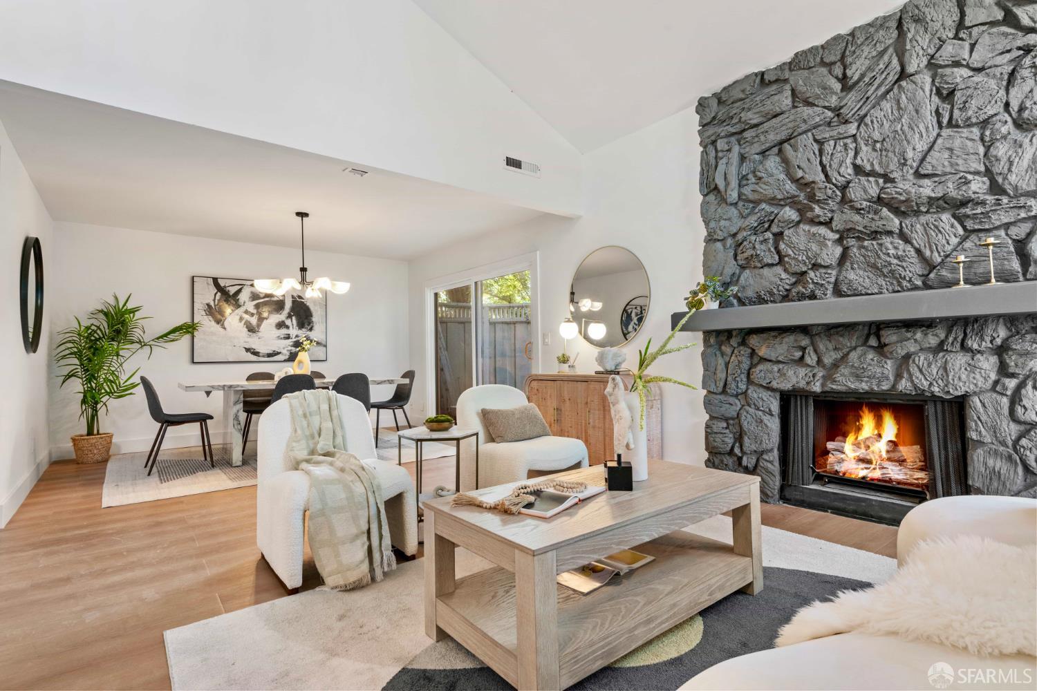 Detail Gallery Image 5 of 46 For 1945 Las Encinas Ct, Los Gatos,  CA 95032 - 3 Beds | 2/1 Baths