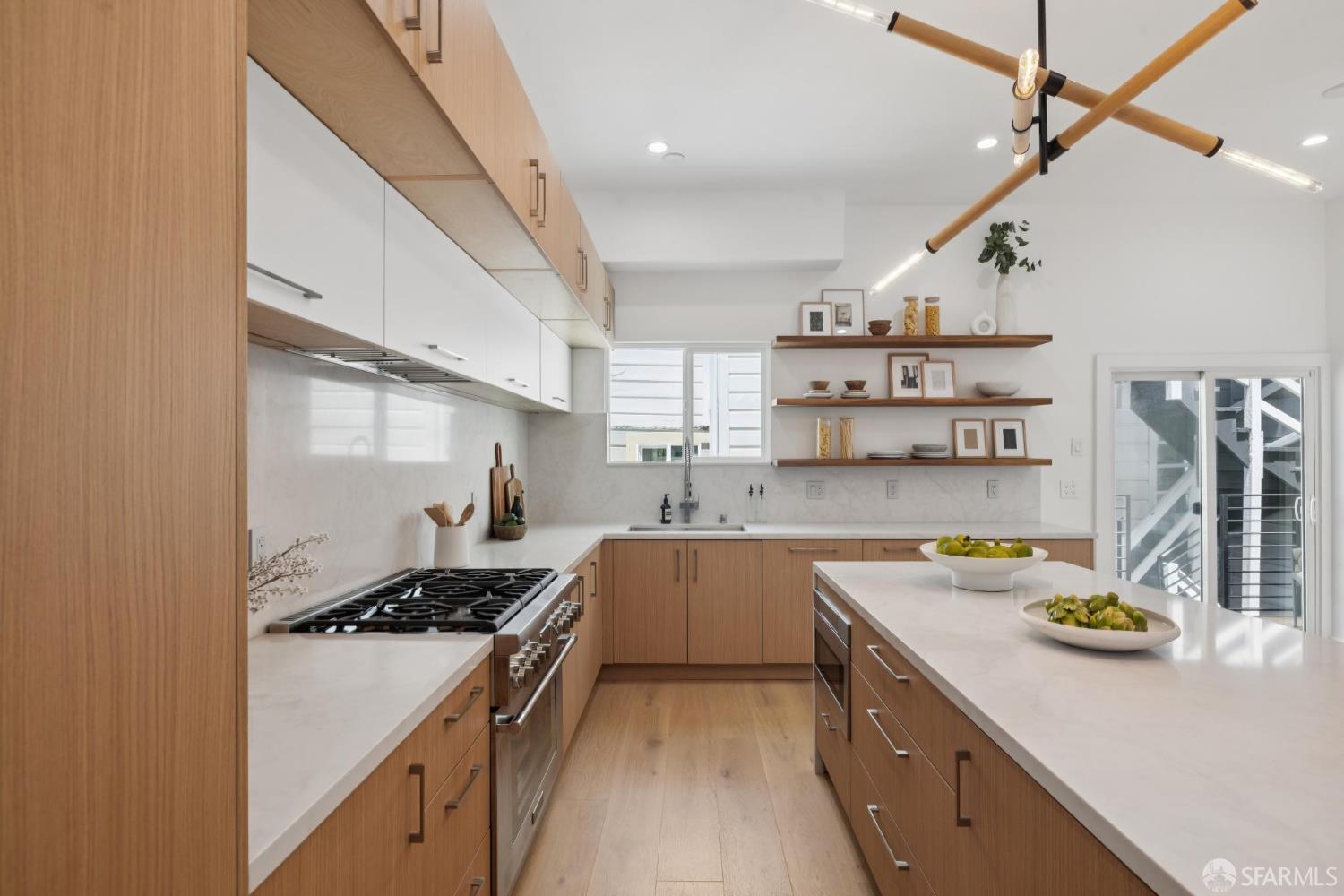 Detail Gallery Image 10 of 29 For 1632 Bush St, San Francisco,  CA 94109 - 4 Beds | 2 Baths