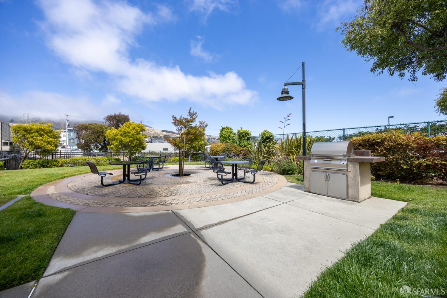 Detail Gallery Image 26 of 33 For 1488 El Camino Real #212,  South San Francisco,  CA 94080 - 1 Beds | 1 Baths