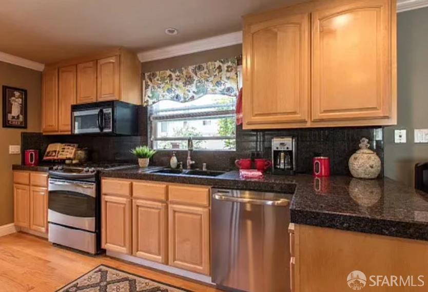 Detail Gallery Image 11 of 36 For 647 N 2nd St, San Jose,  CA 95112 - 4 Beds | 4 Baths
