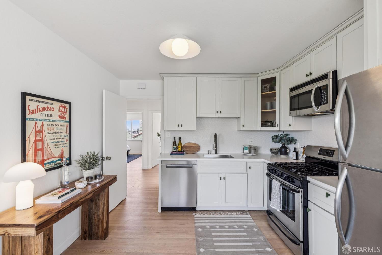 Detail Gallery Image 13 of 41 For 620 Detroit St, San Francisco,  CA 94131 - 2 Beds | 2 Baths
