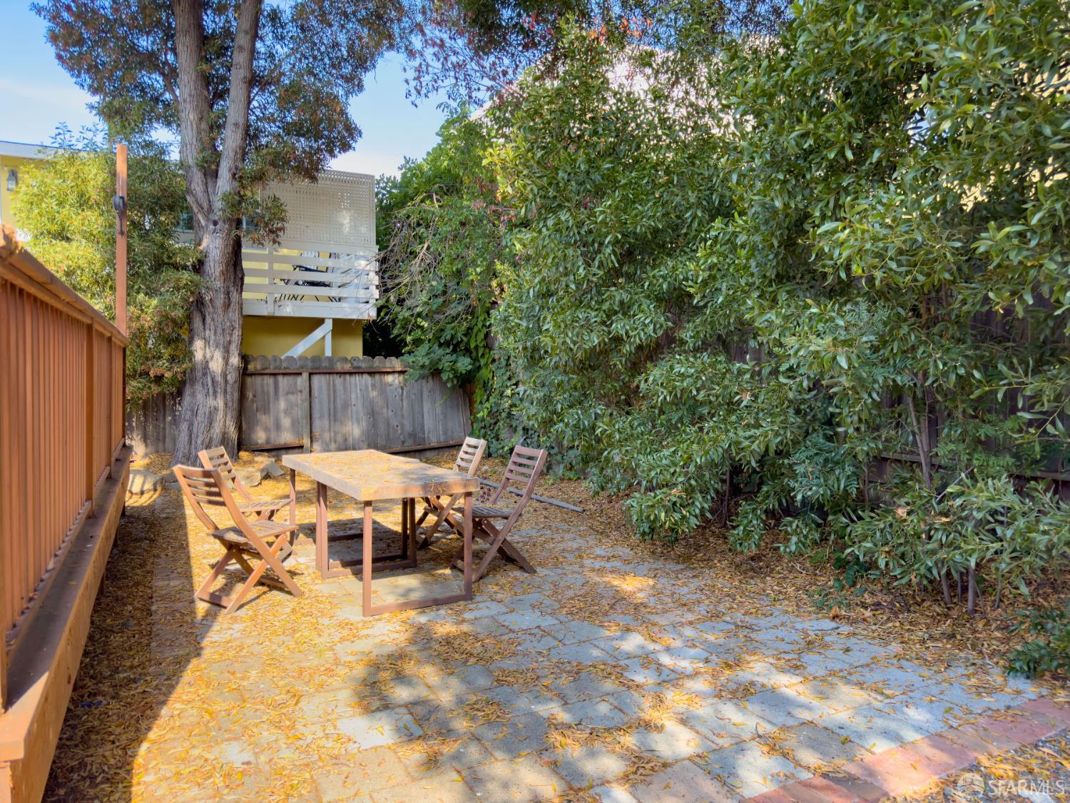 Detail Gallery Image 17 of 20 For 2215 Blake St a,  Berkeley,  CA 94704 - 2 Beds | 2/1 Baths