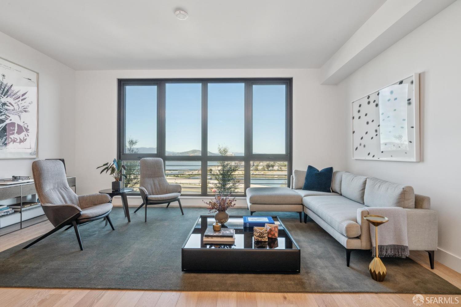 Detail Gallery Image 3 of 60 For 1 Bristol Ct #208,  San Francisco,  CA 94130 - 2 Beds | 2/1 Baths