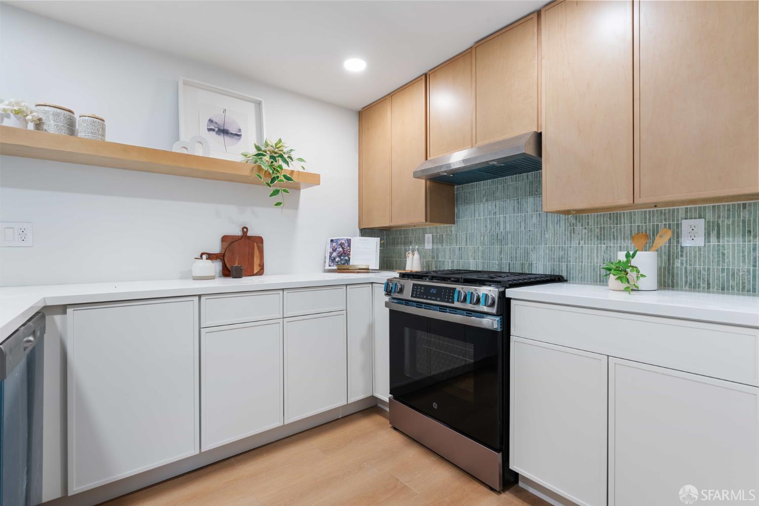 Detail Gallery Image 13 of 46 For 1945 Las Encinas Ct, Los Gatos,  CA 95032 - 3 Beds | 2/1 Baths