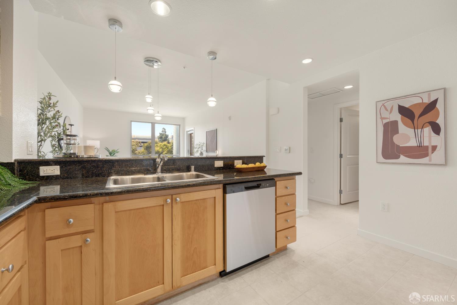 Detail Gallery Image 6 of 33 For 1488 El Camino Real #212,  South San Francisco,  CA 94080 - 1 Beds | 1 Baths
