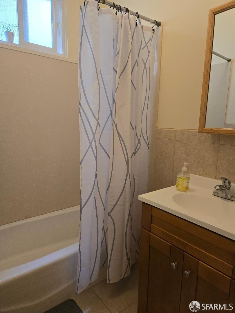 Detail Gallery Image 4 of 17 For 773 Chestnut St, San Francisco,  CA 94133 - – Beds | – Baths