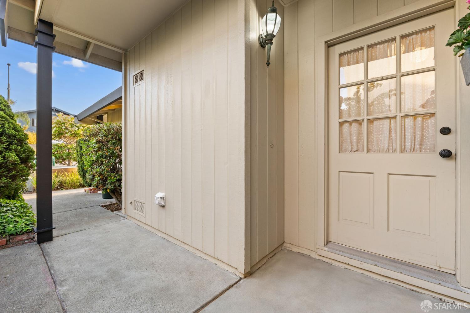 Detail Gallery Image 16 of 56 For 2811 Bayview Dr, Alameda,  CA 94501 - 2 Beds | 2 Baths
