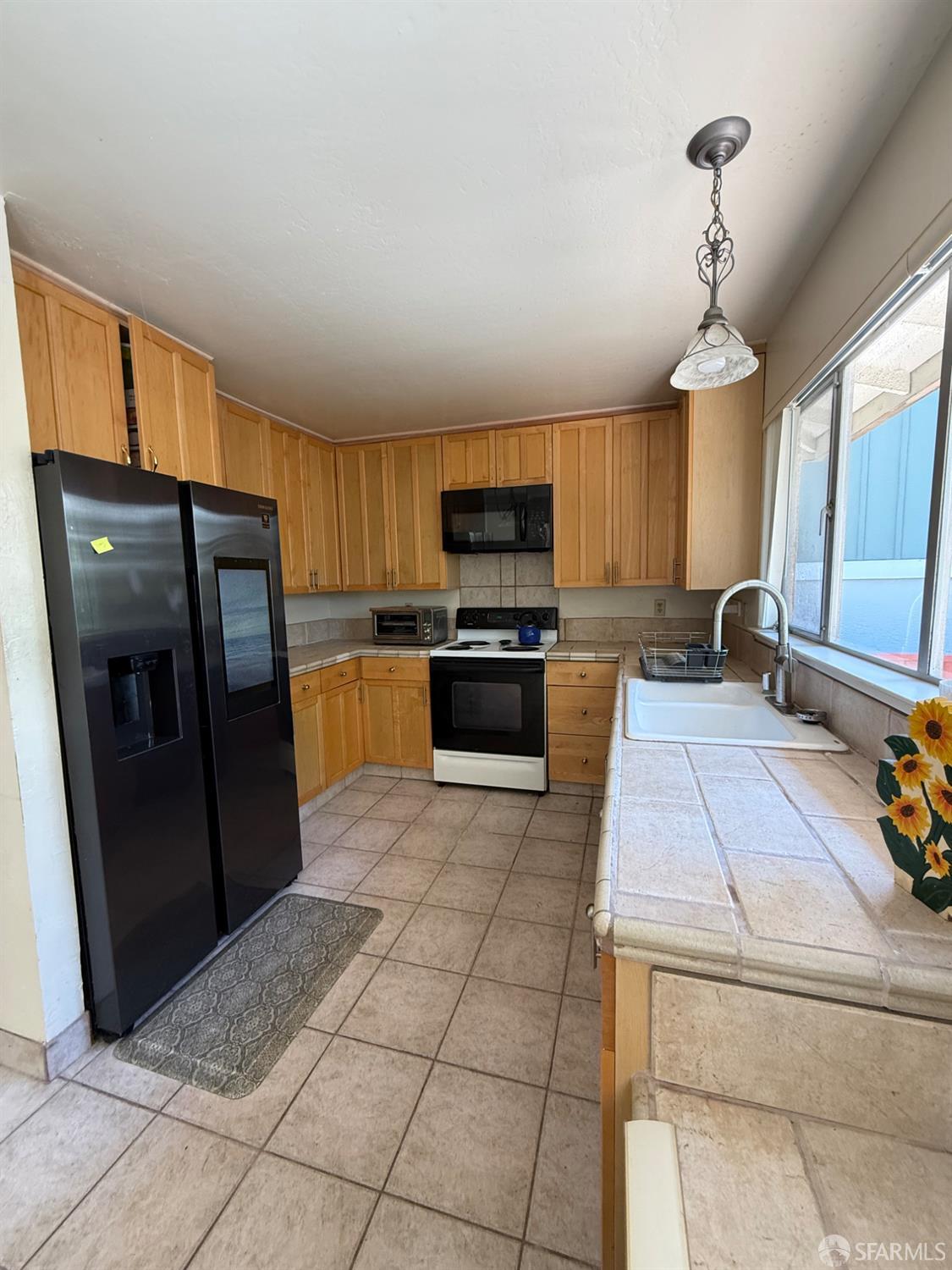 Detail Gallery Image 7 of 32 For 7 Brooks Pl, Pacifica,  CA 94044 - 3 Beds | 2 Baths