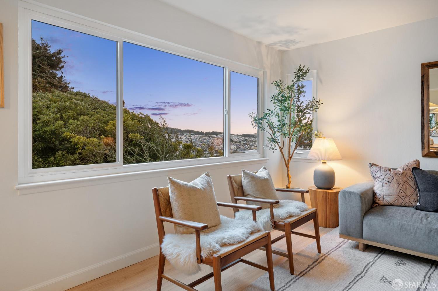 Detail Gallery Image 3 of 41 For 620 Detroit St, San Francisco,  CA 94131 - 2 Beds | 2 Baths
