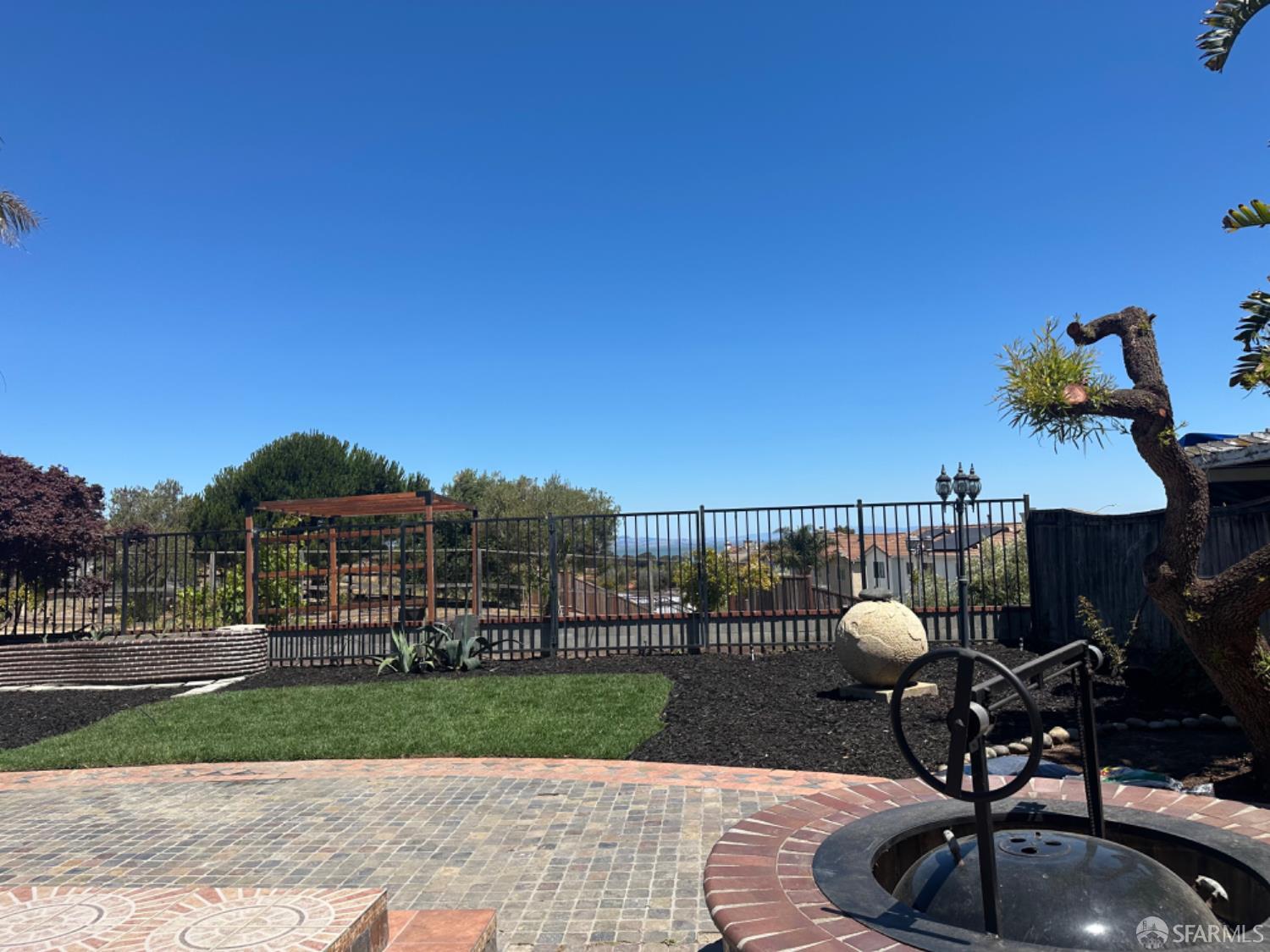 Detail Gallery Image 2 of 2 For 4053 Coleman Cir, Richmond,  CA 94806 - 5 Beds | 3 Baths