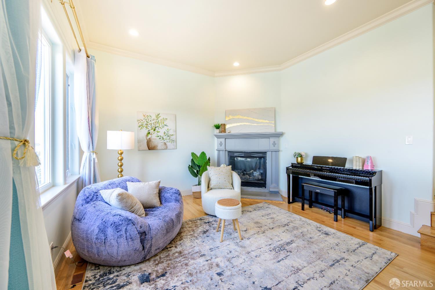 Detail Gallery Image 7 of 63 For 79 Karen Ct, San Francisco,  CA 94134 - 4 Beds | 3 Baths