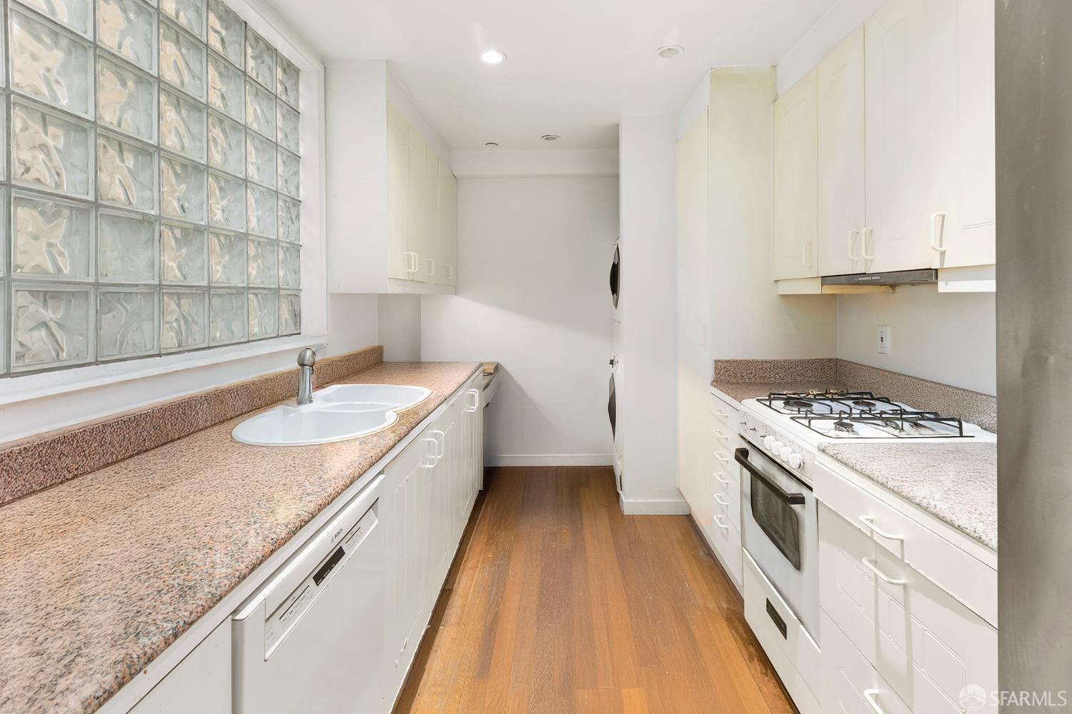 Detail Gallery Image 7 of 16 For 2040 Broadway St #102,  San Francisco,  CA 94115 - 2 Beds | 2 Baths