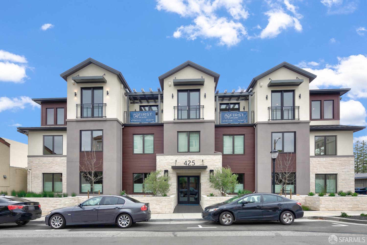 Detail Gallery Image 2 of 11 For 425 First St #23,  Los Altos,  CA 94022 - 1 Beds | 1/1 Baths