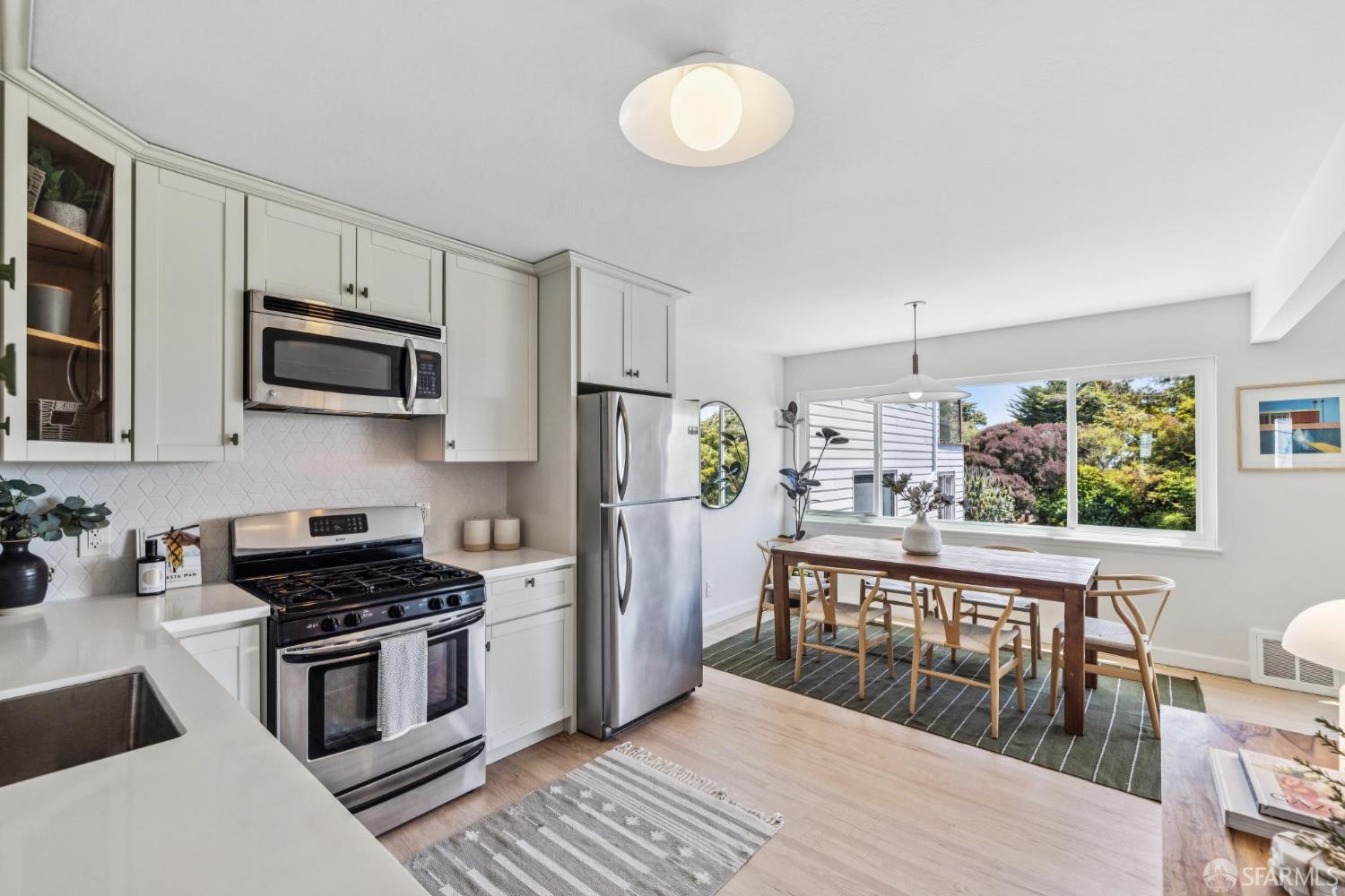 Detail Gallery Image 12 of 41 For 620 Detroit St, San Francisco,  CA 94131 - 2 Beds | 2 Baths