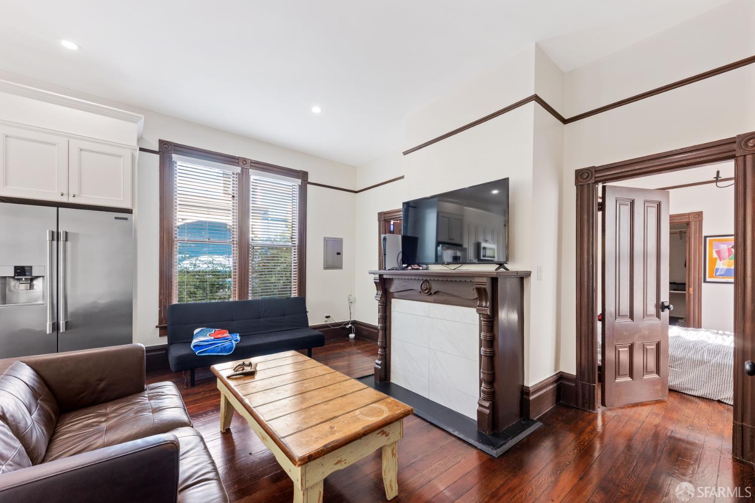 Detail Gallery Image 2 of 20 For 2215 Blake St a,  Berkeley,  CA 94704 - 2 Beds | 2/1 Baths