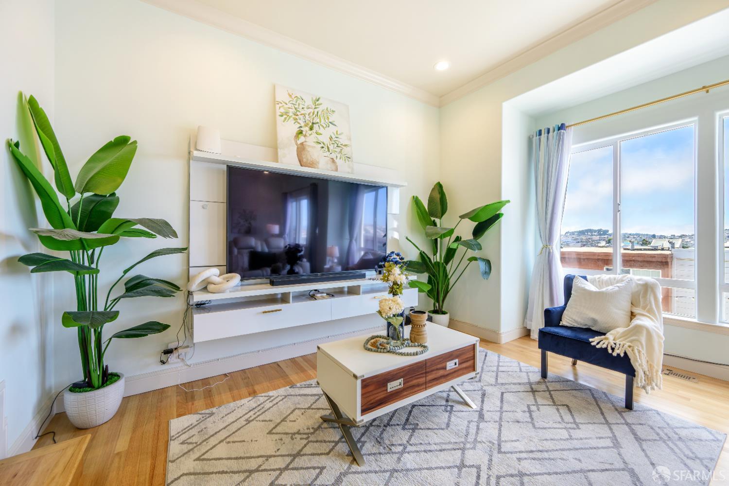 Detail Gallery Image 4 of 63 For 79 Karen Ct, San Francisco,  CA 94134 - 4 Beds | 3 Baths