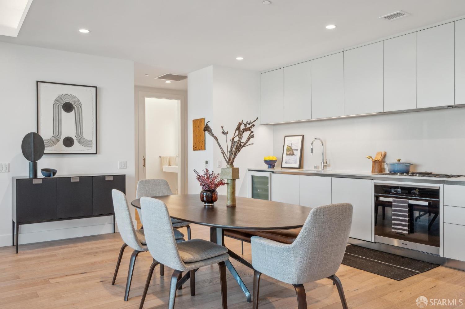 Detail Gallery Image 7 of 60 For 1 Bristol Ct #208,  San Francisco,  CA 94130 - 2 Beds | 2/1 Baths