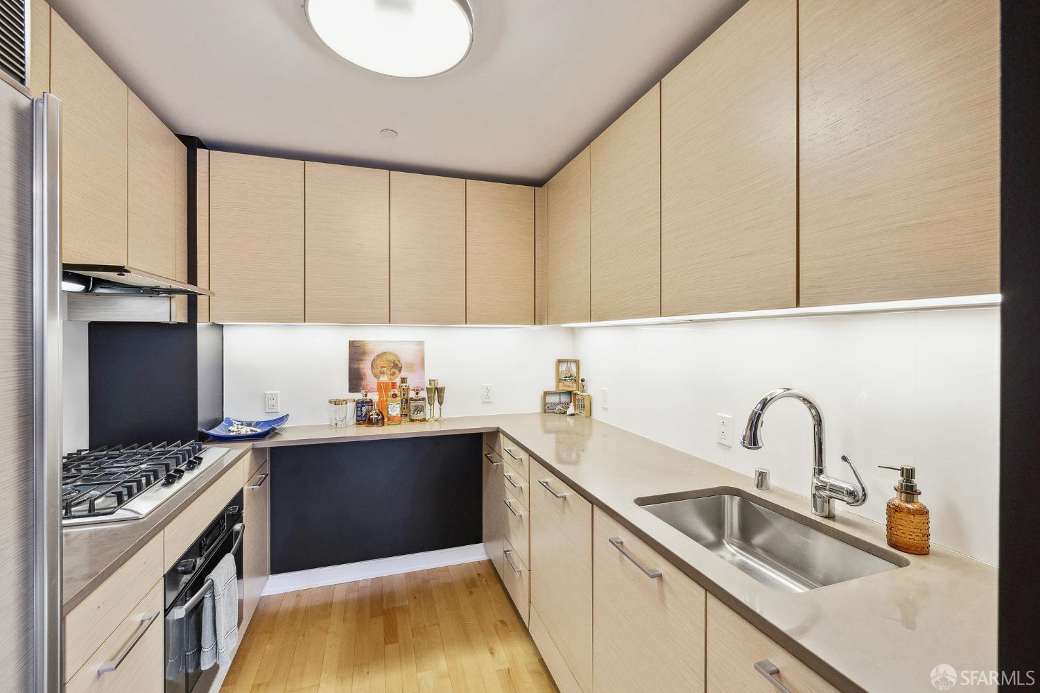 Detail Gallery Image 11 of 46 For 301 Mission St 10h,  San Francisco,  CA 94105 - 1 Beds | 1 Baths