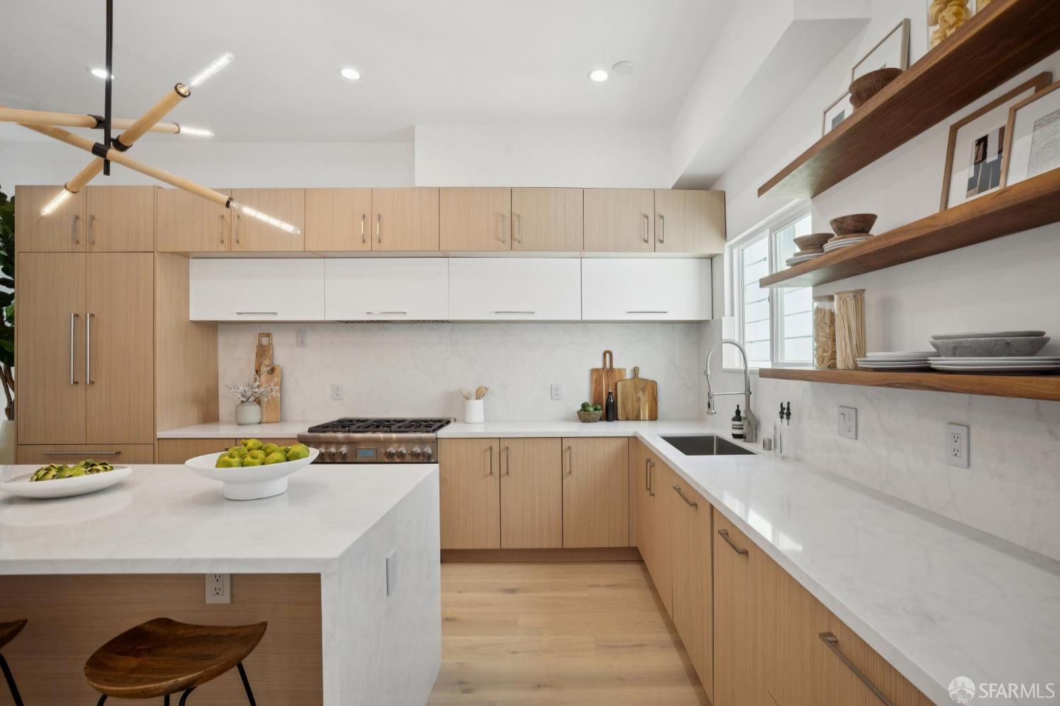 Detail Gallery Image 7 of 29 For 1632 Bush St, San Francisco,  CA 94109 - 4 Beds | 2 Baths