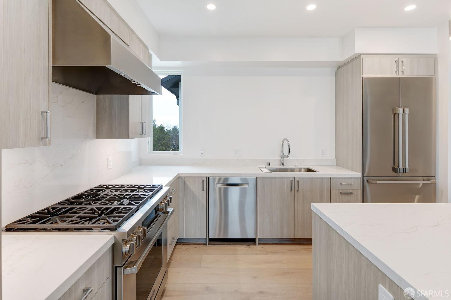 Detail Gallery Image 3 of 11 For 425 First St #23,  Los Altos,  CA 94022 - 1 Beds | 1/1 Baths
