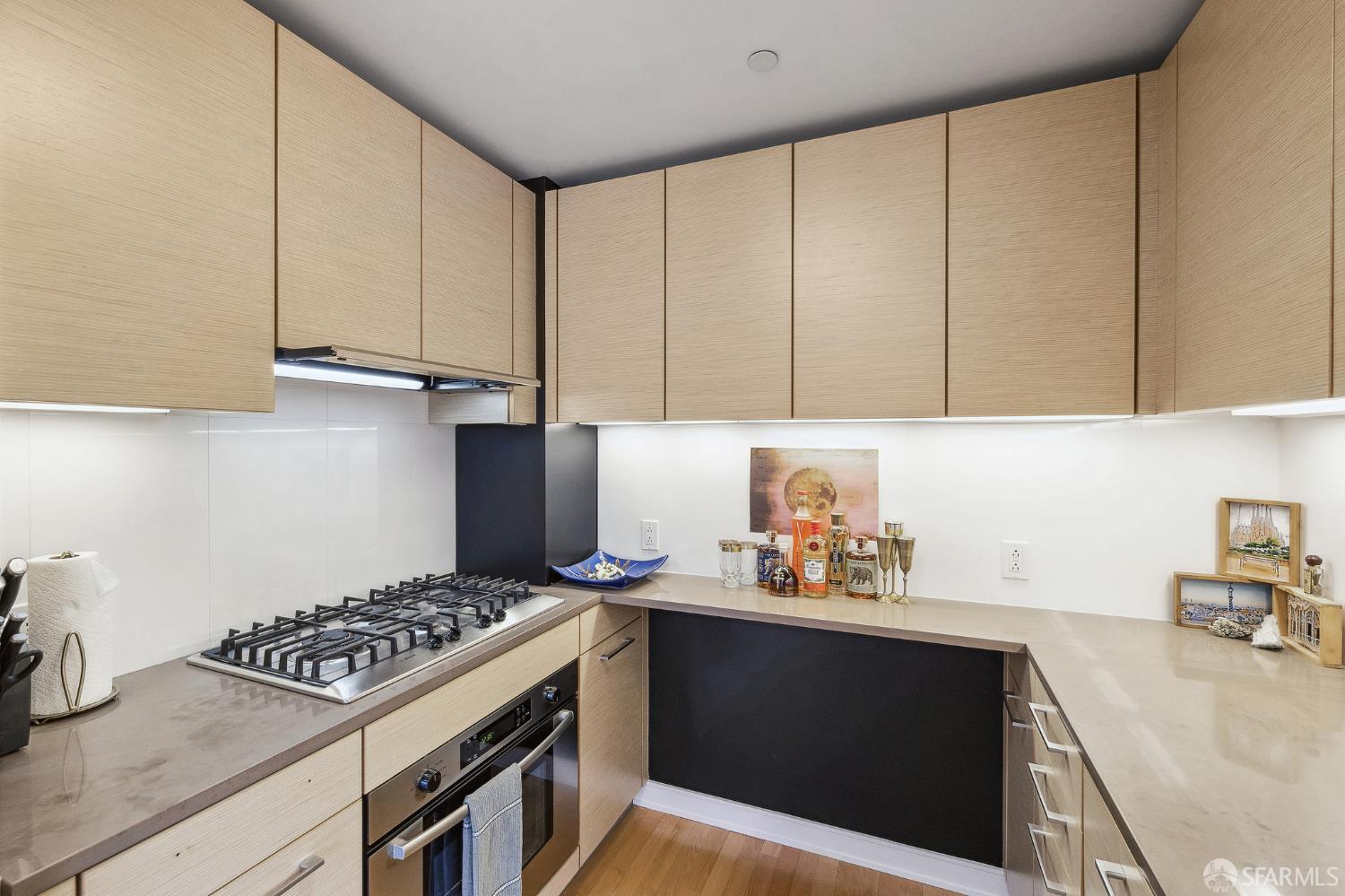 Detail Gallery Image 12 of 46 For 301 Mission St 10h,  San Francisco,  CA 94105 - 1 Beds | 1 Baths