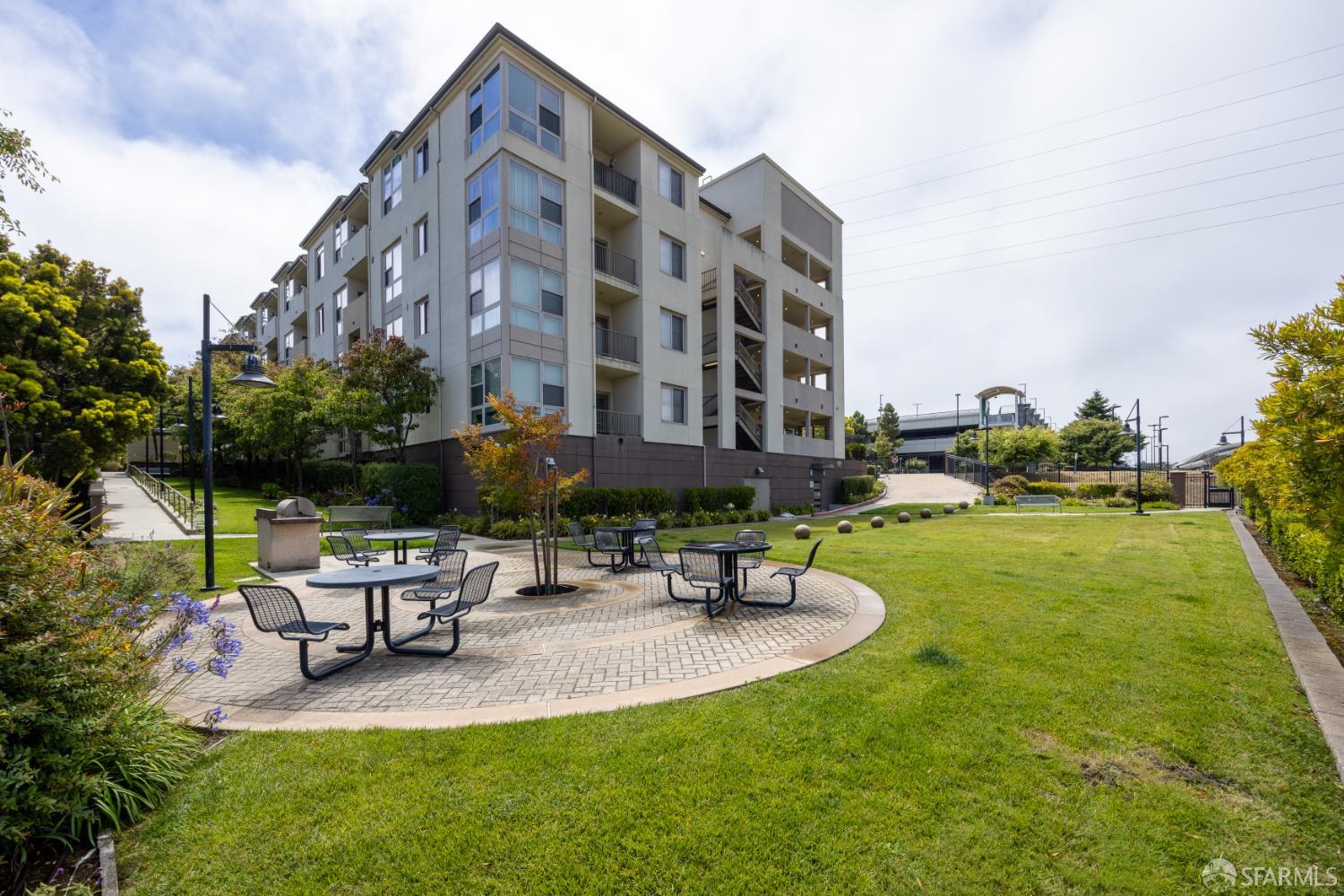 Detail Gallery Image 27 of 33 For 1488 El Camino Real #212,  South San Francisco,  CA 94080 - 1 Beds | 1 Baths