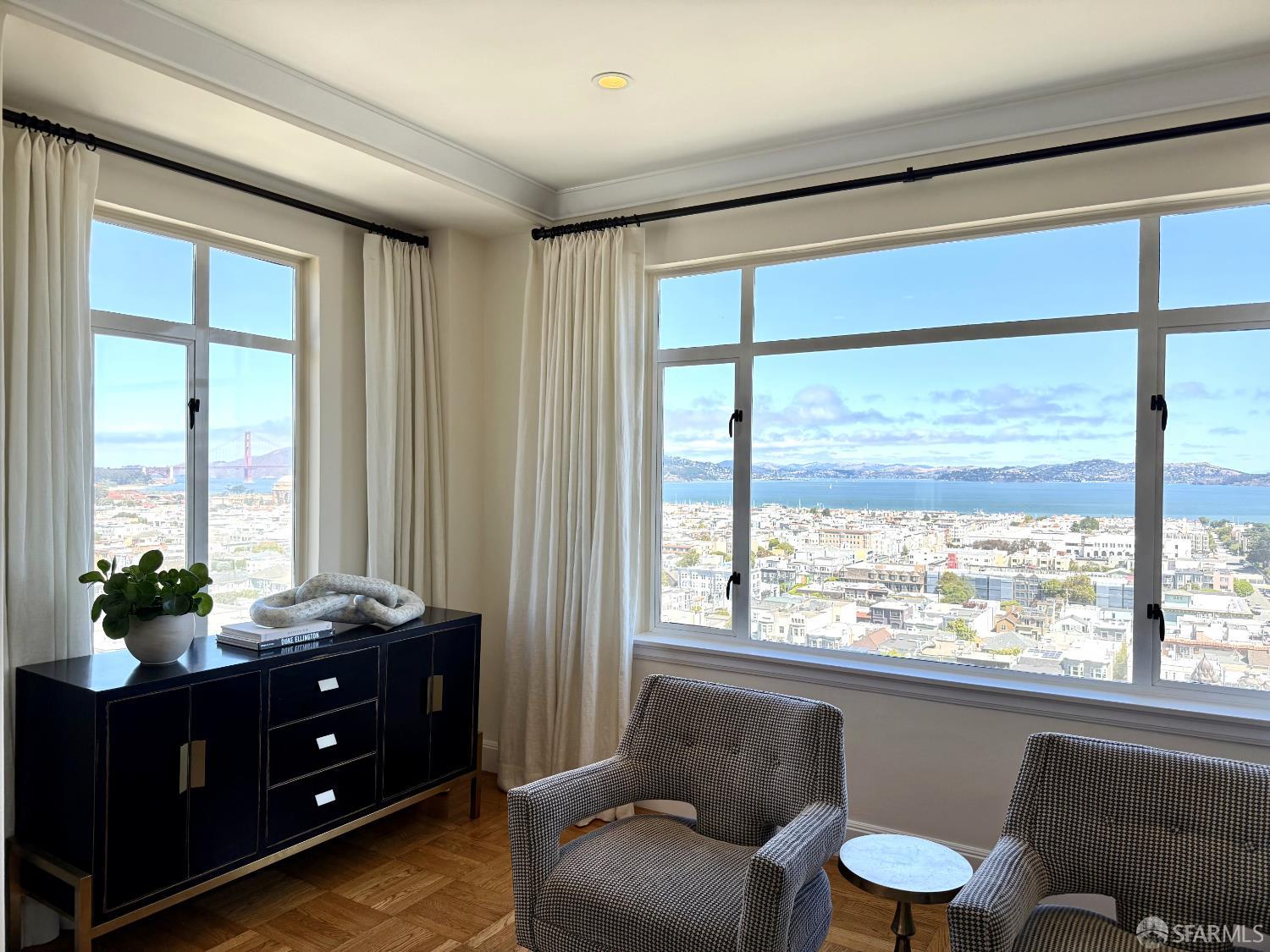 Detail Gallery Image 6 of 34 For 2100 Green St #706,  San Francisco,  CA 94123 - 2 Beds | 2 Baths