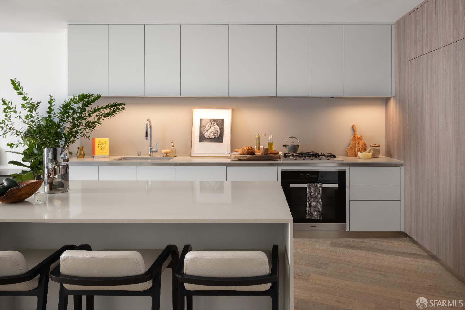 Detail Gallery Image 3 of 43 For 1 Bristol Ct #217,  San Francisco,  CA 94130 - 1 Beds | 1 Baths