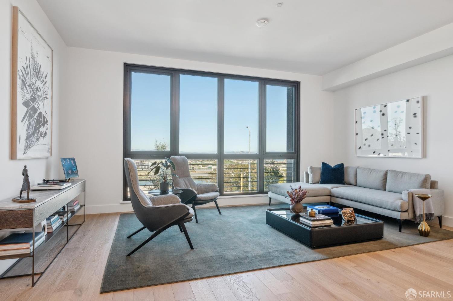 Detail Gallery Image 5 of 60 For 1 Bristol Ct #208,  San Francisco,  CA 94130 - 2 Beds | 2/1 Baths