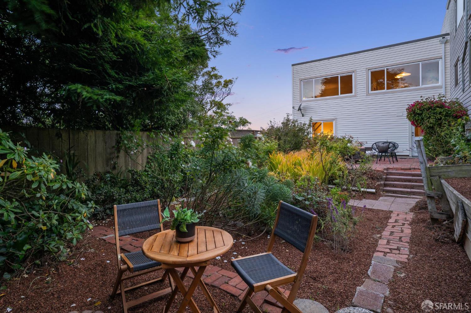Detail Gallery Image 26 of 41 For 620 Detroit St, San Francisco,  CA 94131 - 2 Beds | 2 Baths