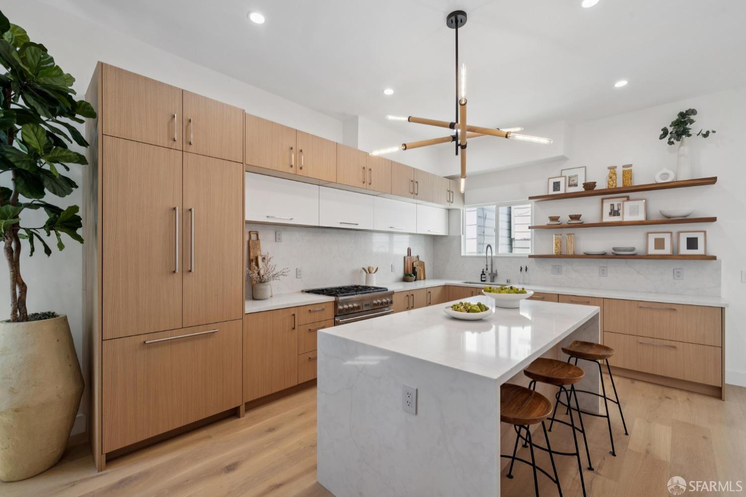 Detail Gallery Image 5 of 29 For 1632 Bush St, San Francisco,  CA 94109 - 4 Beds | 2 Baths