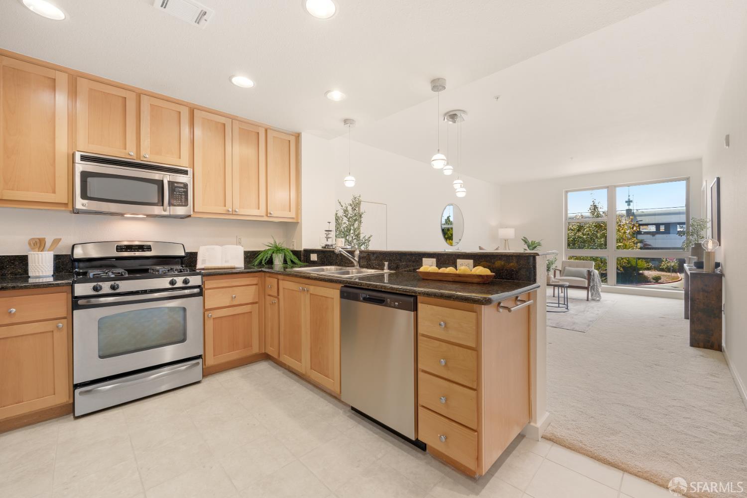 Detail Gallery Image 3 of 33 For 1488 El Camino Real #212,  South San Francisco,  CA 94080 - 1 Beds | 1 Baths