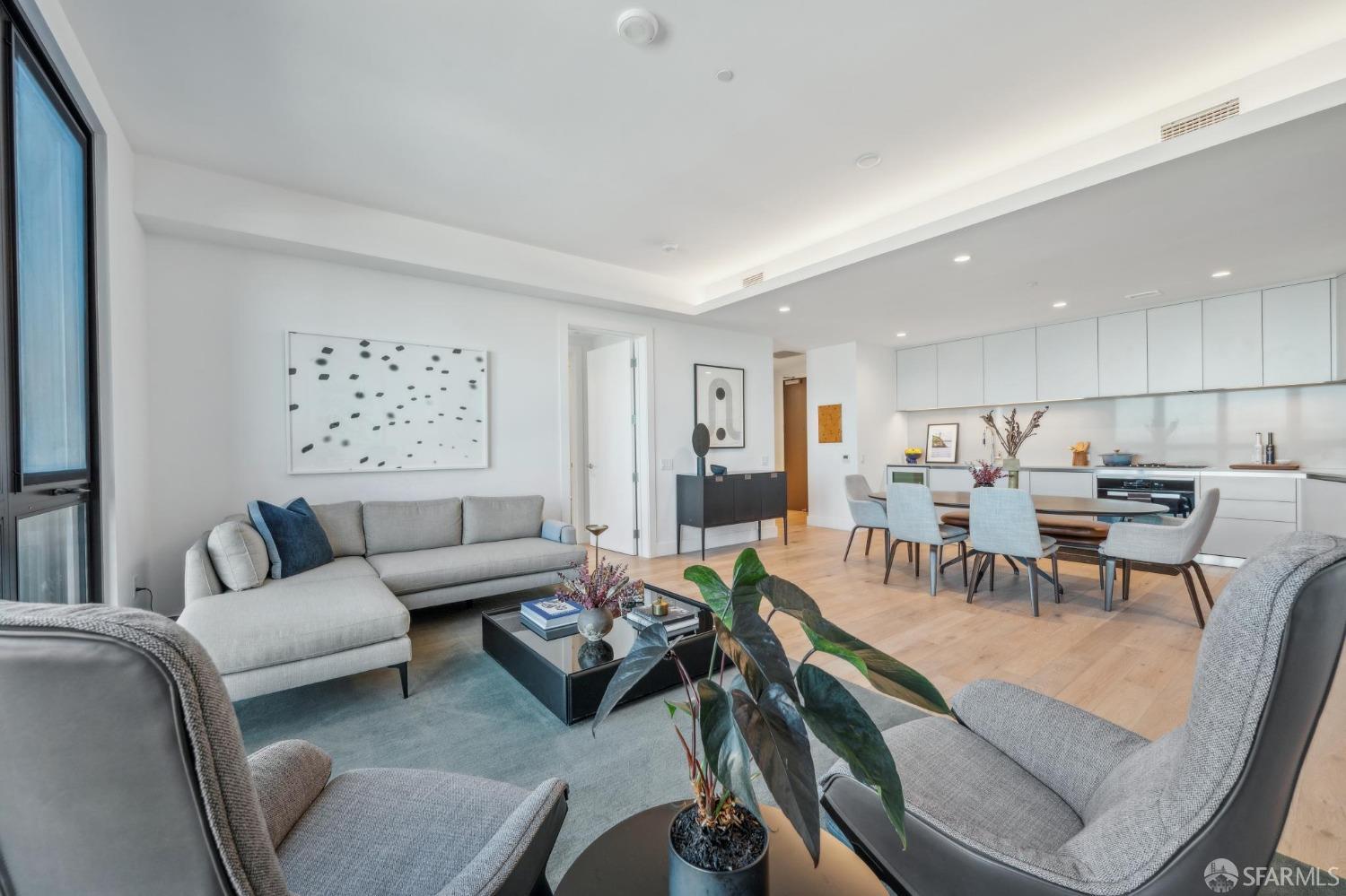 Detail Gallery Image 8 of 60 For 1 Bristol Ct #208,  San Francisco,  CA 94130 - 2 Beds | 2/1 Baths