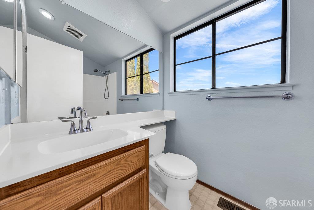 Detail Gallery Image 43 of 69 For 23599 Matthew Ct, Hayward,  CA 94541 - 3 Beds | 3 Baths