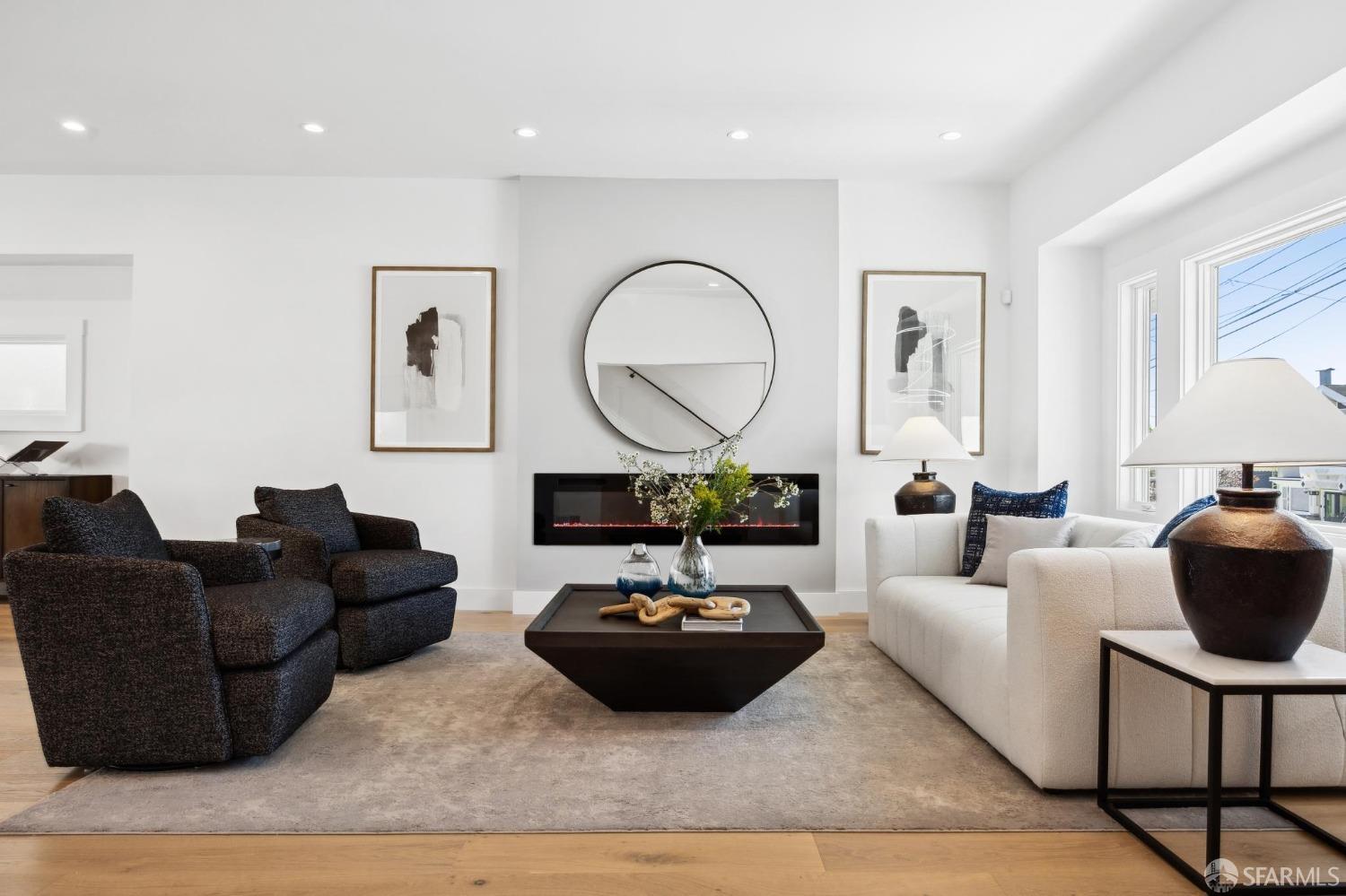 Detail Gallery Image 4 of 96 For 2418 21st Ave, San Francisco,  CA 94116 - 5 Beds | 3/1 Baths