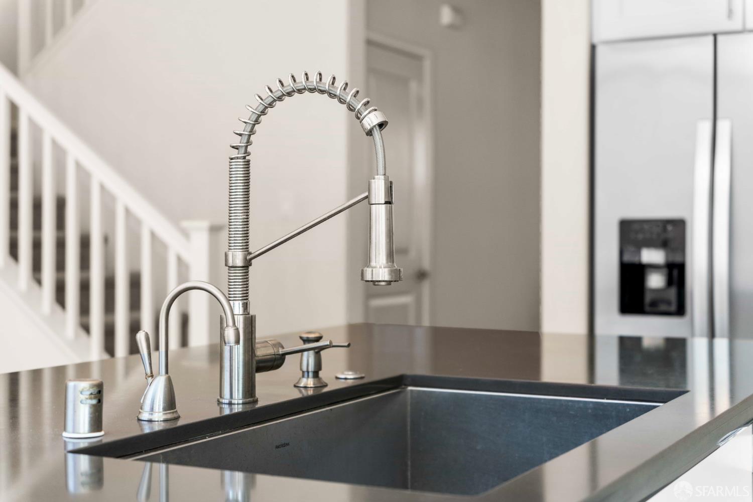 Detail Gallery Image 21 of 53 For 382 Crestview Cir, Daly City,  CA 94015 - 5 Beds | 4 Baths