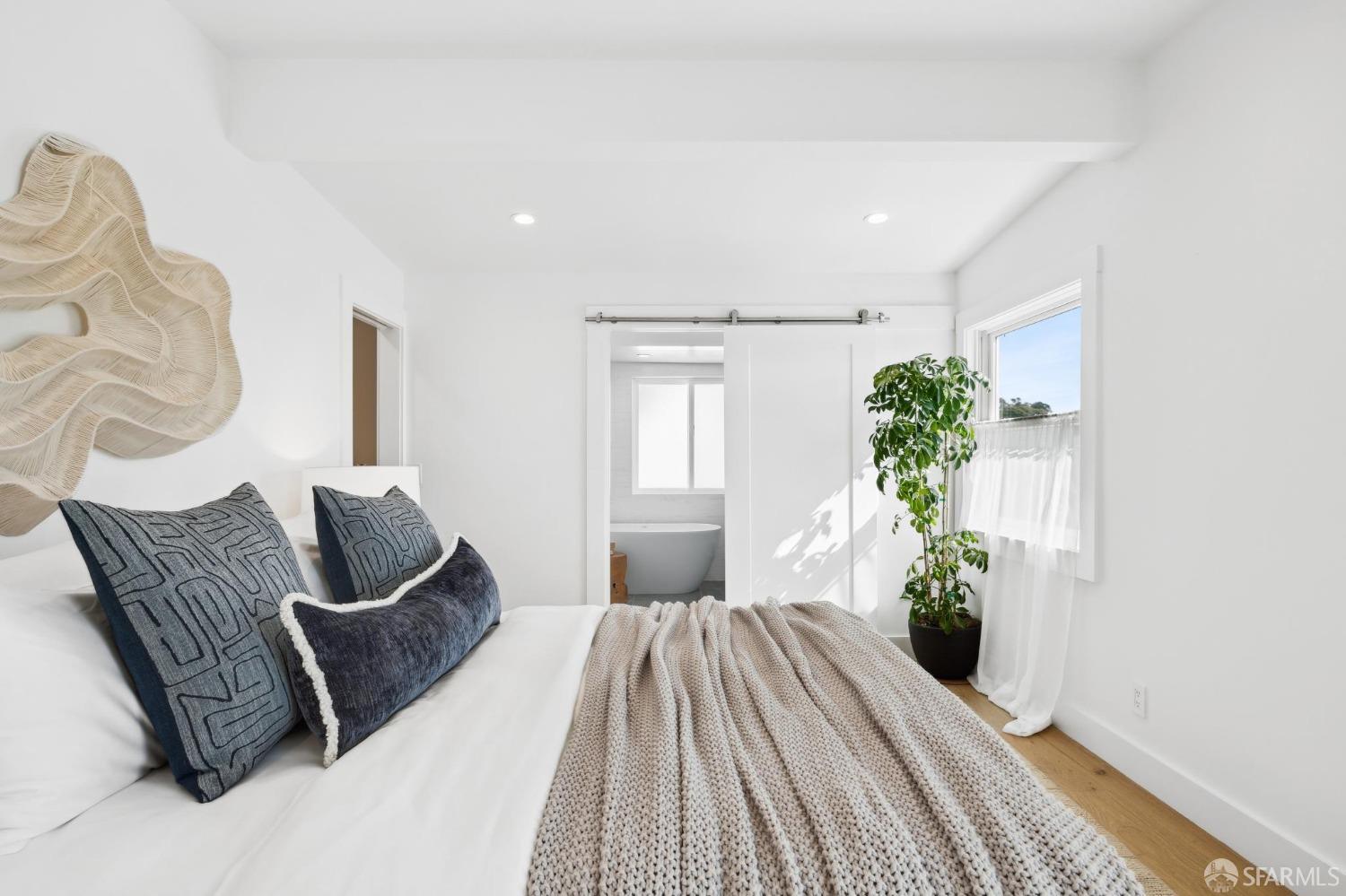 Detail Gallery Image 43 of 96 For 2418 21st Ave, San Francisco,  CA 94116 - 5 Beds | 3/1 Baths