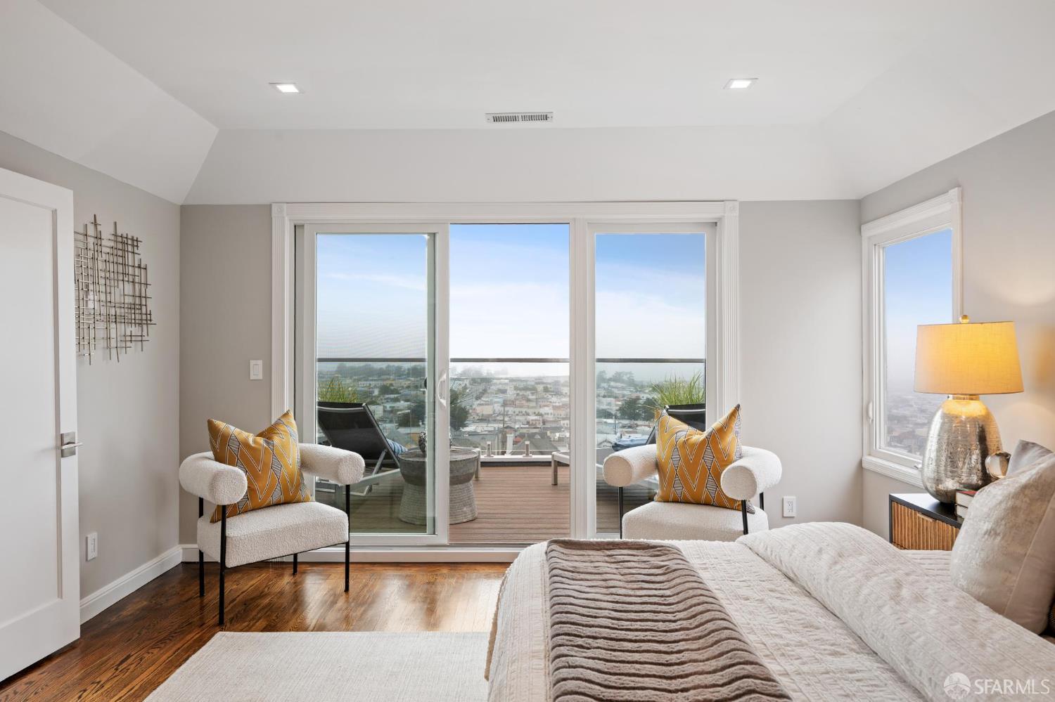Detail Gallery Image 37 of 96 For 1983 15th Ave, San Francisco,  CA 94116 - 5 Beds | 4/1 Baths
