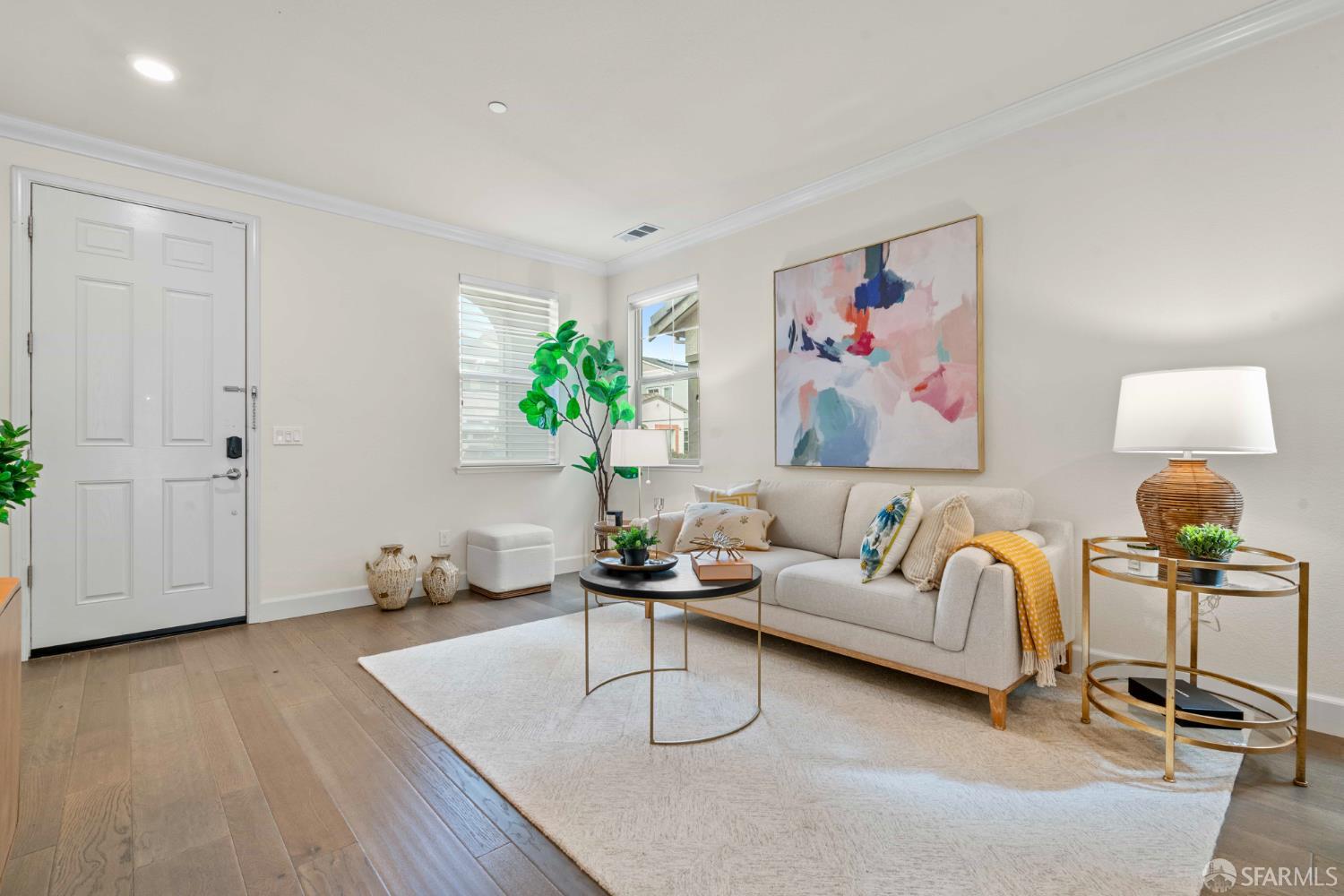 Detail Gallery Image 7 of 53 For 382 Crestview Cir, Daly City,  CA 94015 - 5 Beds | 4 Baths